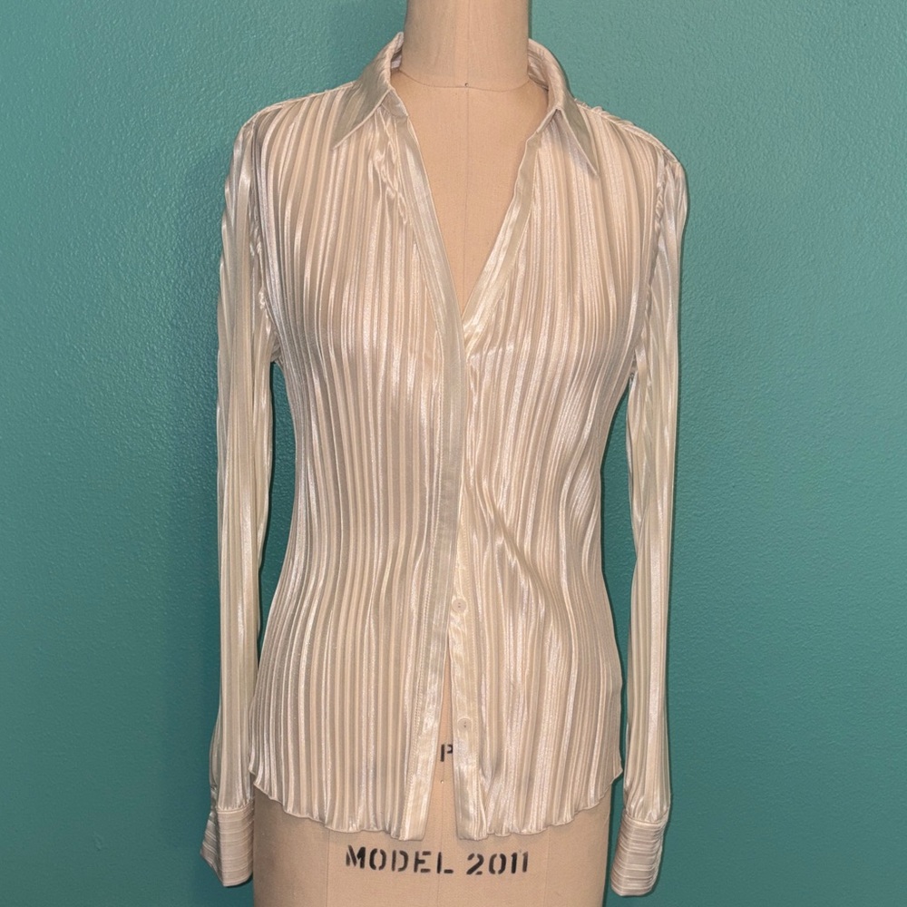 ASTR | BUTTON UP TOP